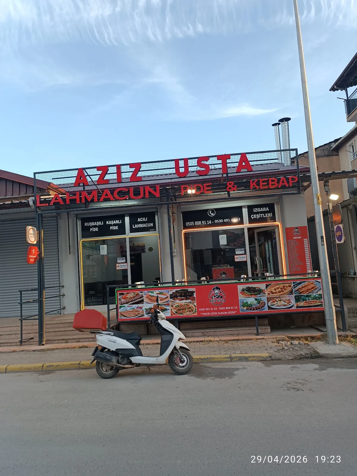 Aziz Usta Lahmacun Pide & Kebap