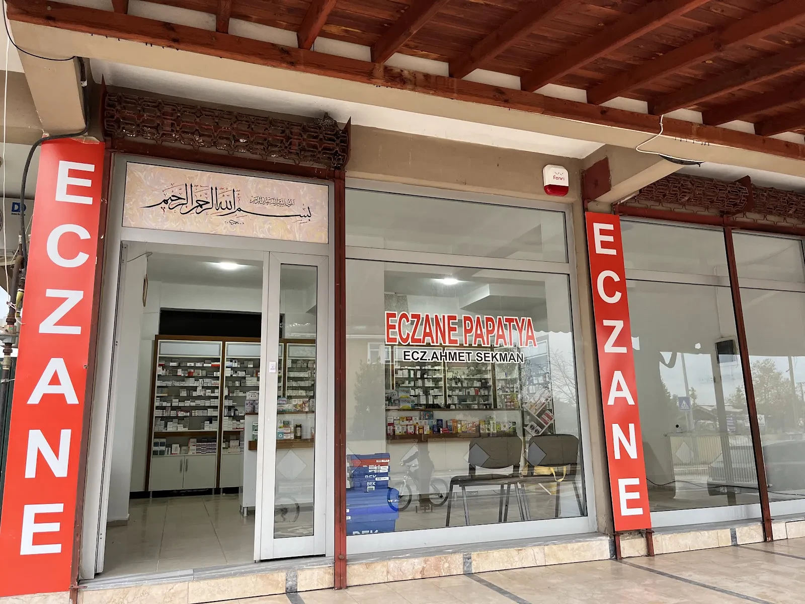 Papatya Eczanesi fotoğraf 1