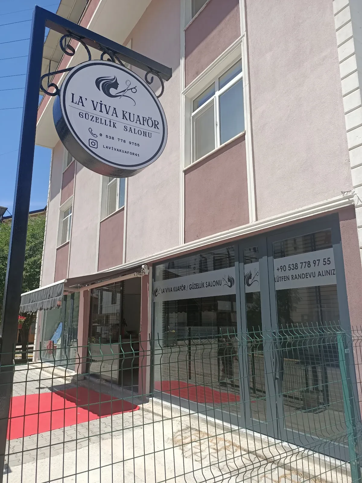 LA'VİVA KUAFÖR & GÜZELLİK SALONU fotoğraf 2