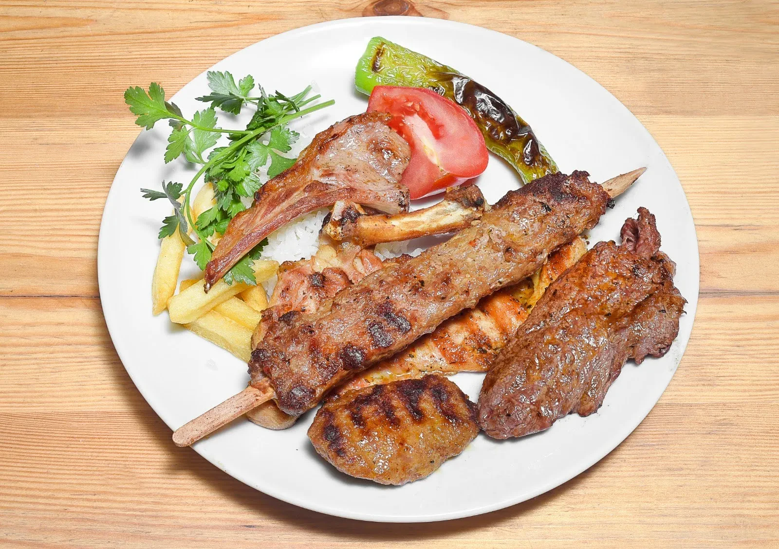 Pınar Alabalık fotoğraf 1