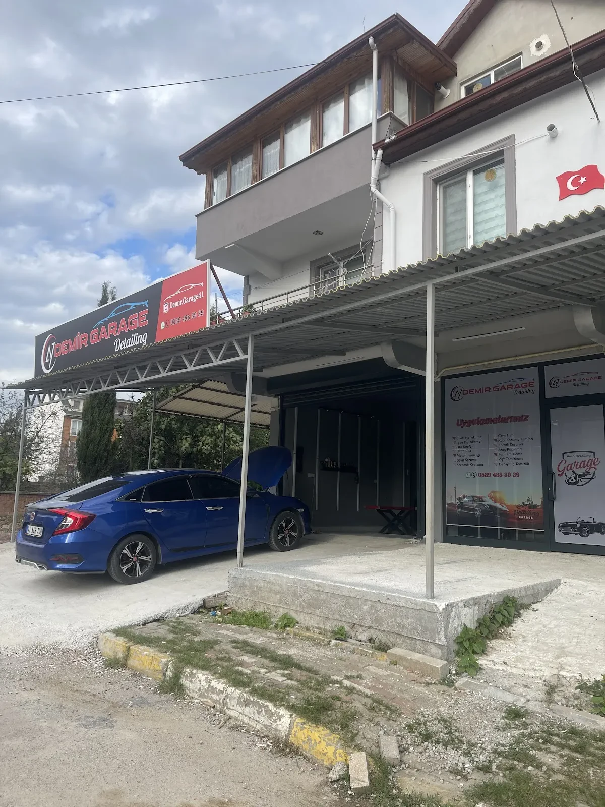 Demir Garage fotoğraf 1